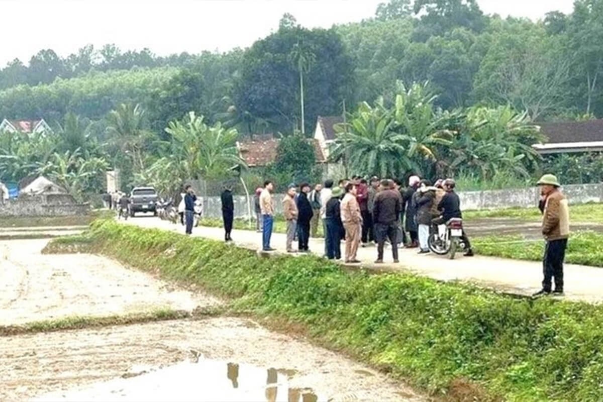 刑期を終えた男性、妻の家族を惨殺して逃走