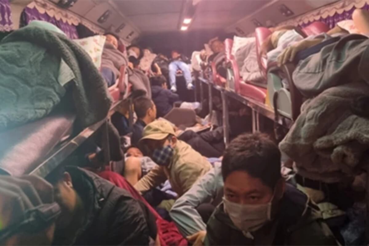 41人乗りバスに81人乗車、バス会社に2000万ドンの罰金