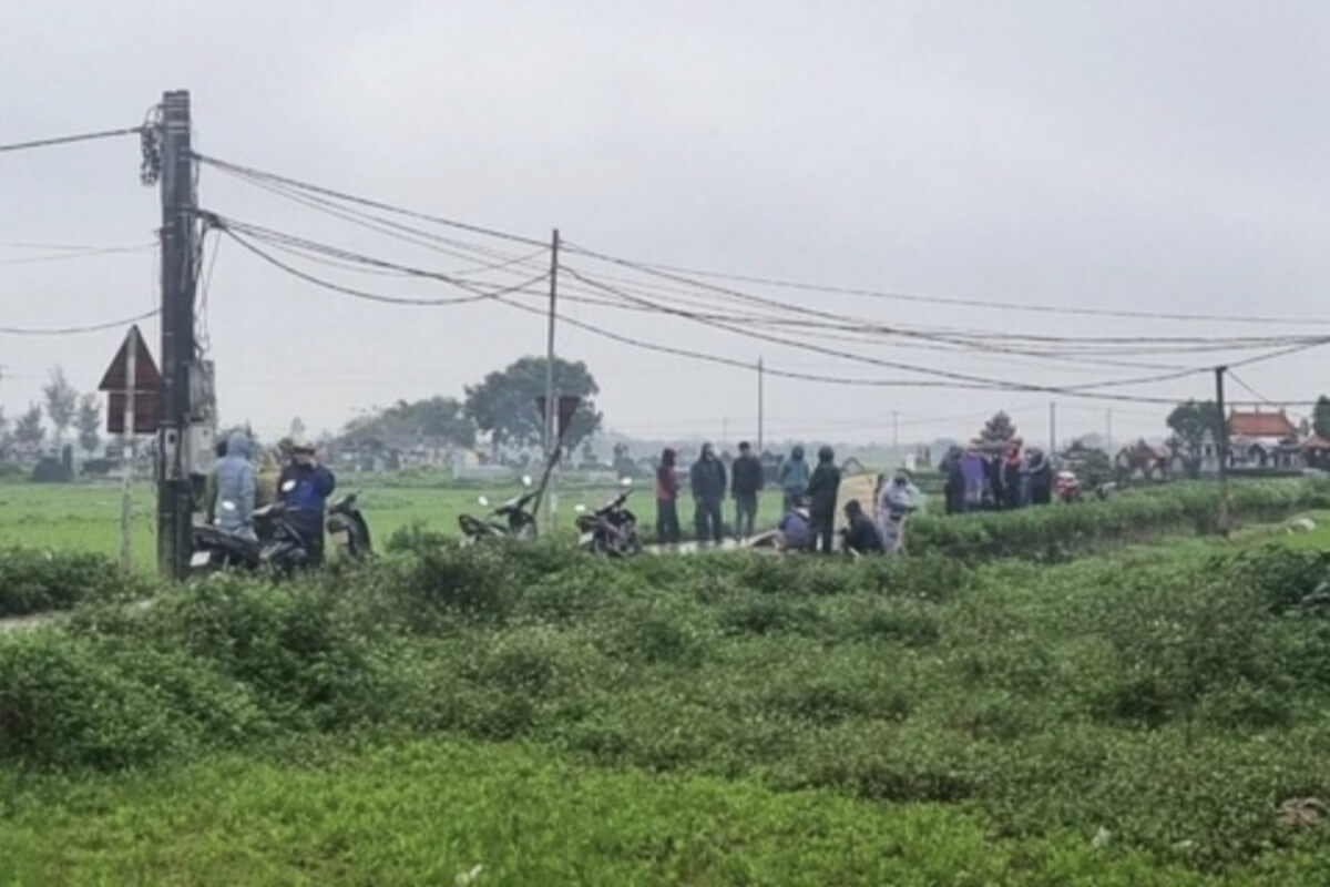2人の男性がバイク上で死亡、薬物ショックの可能性