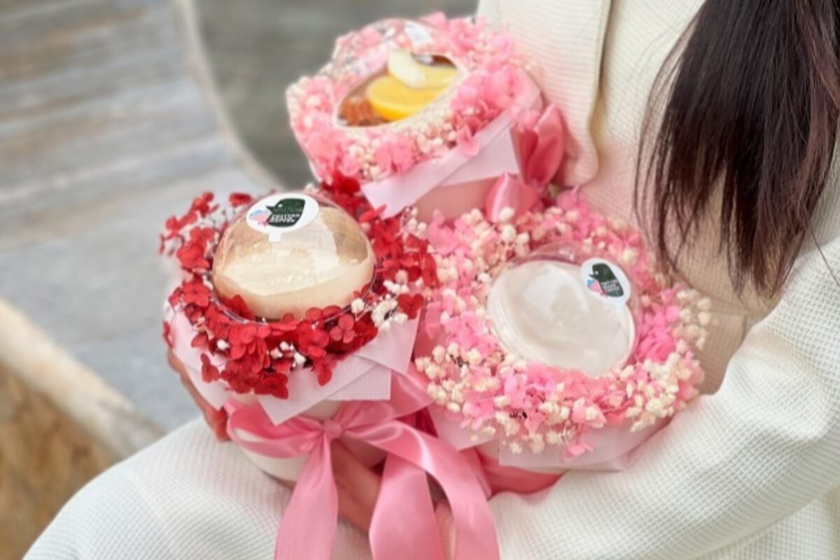 24年の女性の日、花とお茶のセットがトレンド
