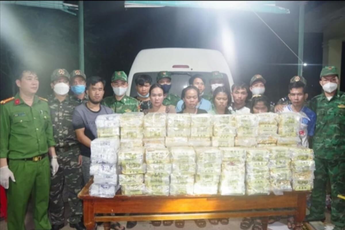 ラオスから覚醒剤100キロを密輸、外国籍の9人を逮捕
