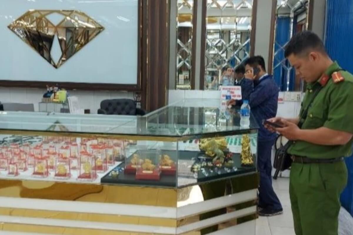 ホーチミンの金屋取り締まり、多数の未登録金製品を押収