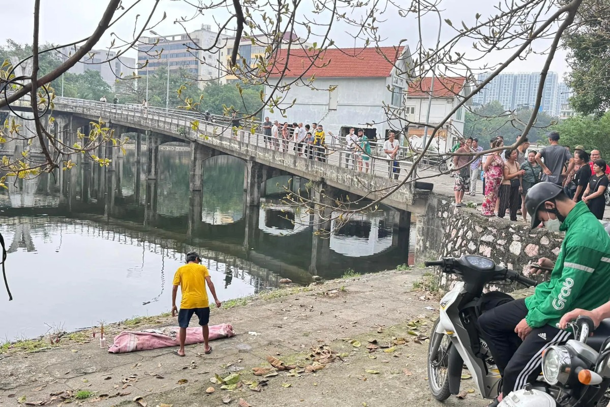 ハノイ市内の湖、若い女性の遺体が発見