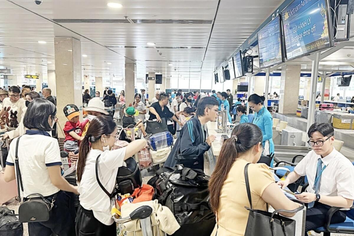 タンソンニャット新ターミナルへの移転、ベトナム航空が見送りを提案