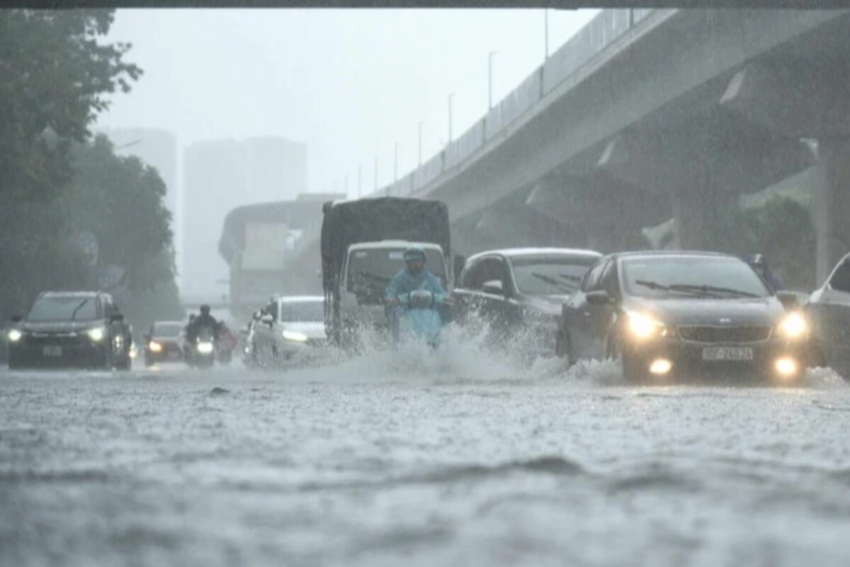 3時間で7000回以上の落雷、ハノイの気象は異常か？