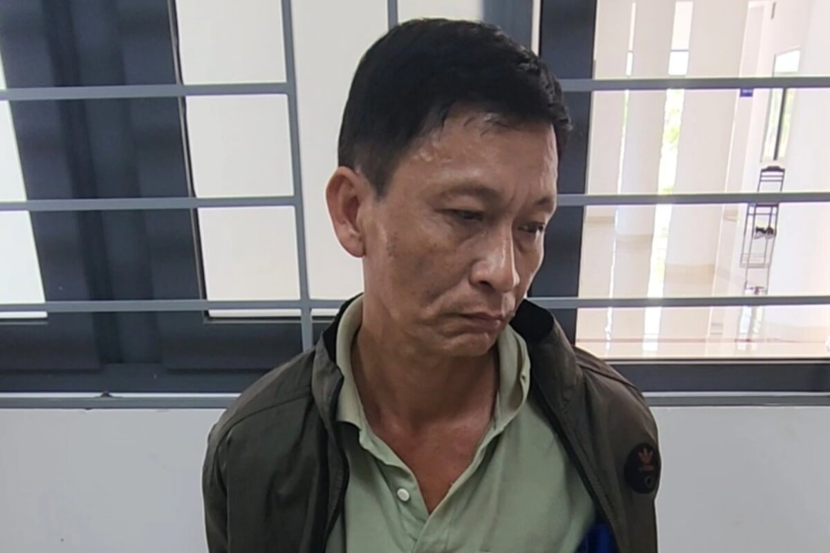 嫉妬に駆られた元夫、元妻の交際相手と紹介者を刺殺