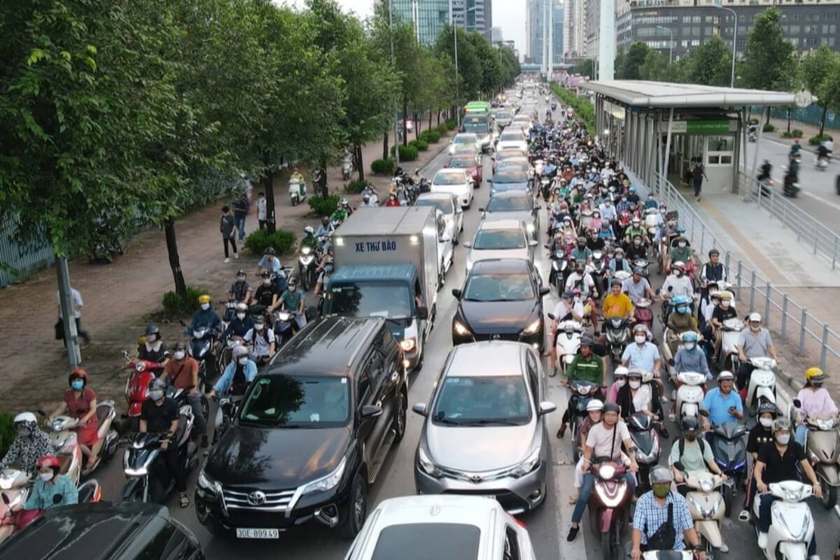 ハノイの交通渋滞緩和策、7つの通りで歩道等を削減