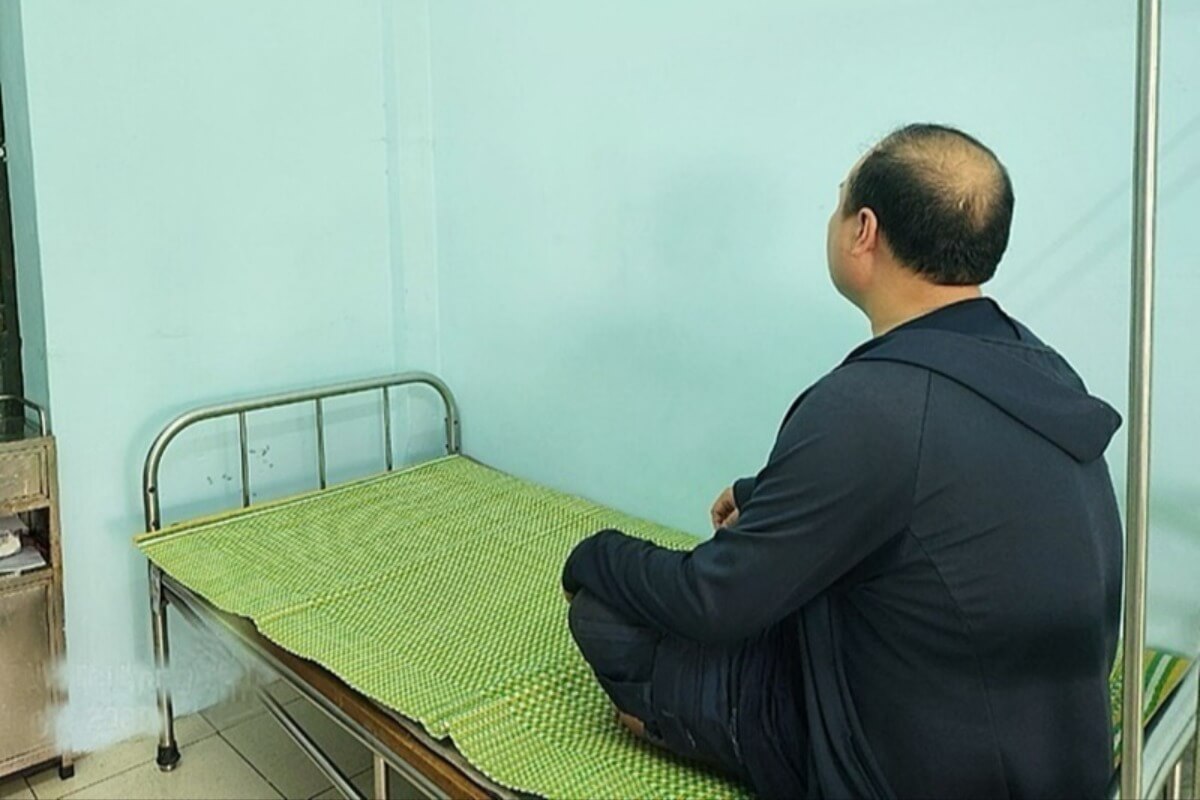 妻の不貞を疑う異常な妄想、ハノイで男性が入院