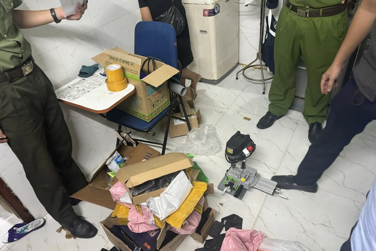 ダナン市公安当局、SNSでの銃取引グループを摘発