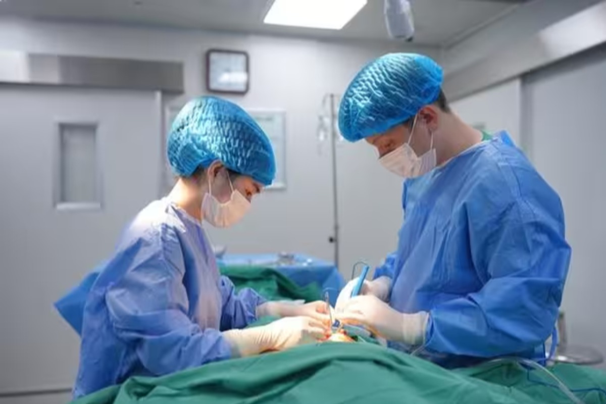 フィラー注射による豊胸トラブル急増、非認可施術で深刻な健康被害