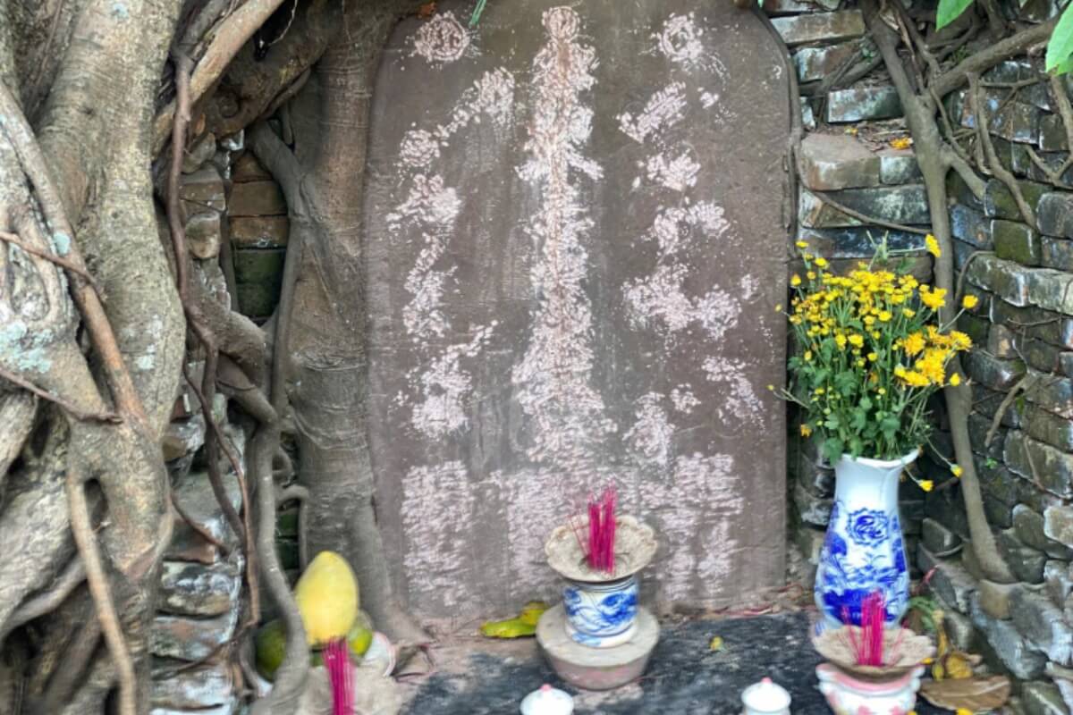 ホイアン日本橋近くの石碑、損壊で警察が捜査開始