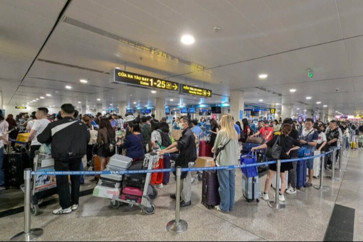 連休に急騰する航空券価格、一部路線は金価格を上回る