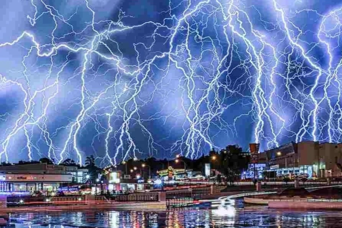 北部で2万3000発超の落雷、各地で激しい雷雨が発生