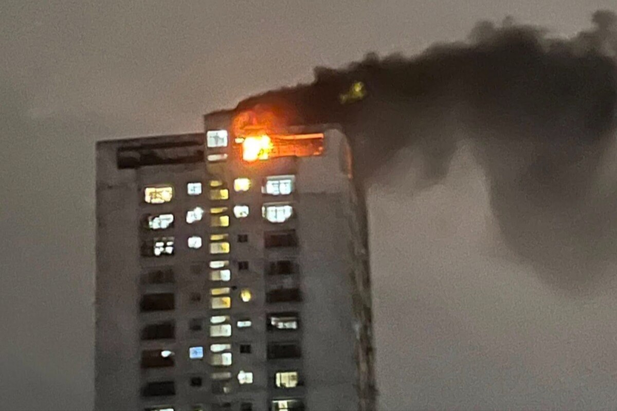 ハノイ集合住宅屋上で火災、住民が避難