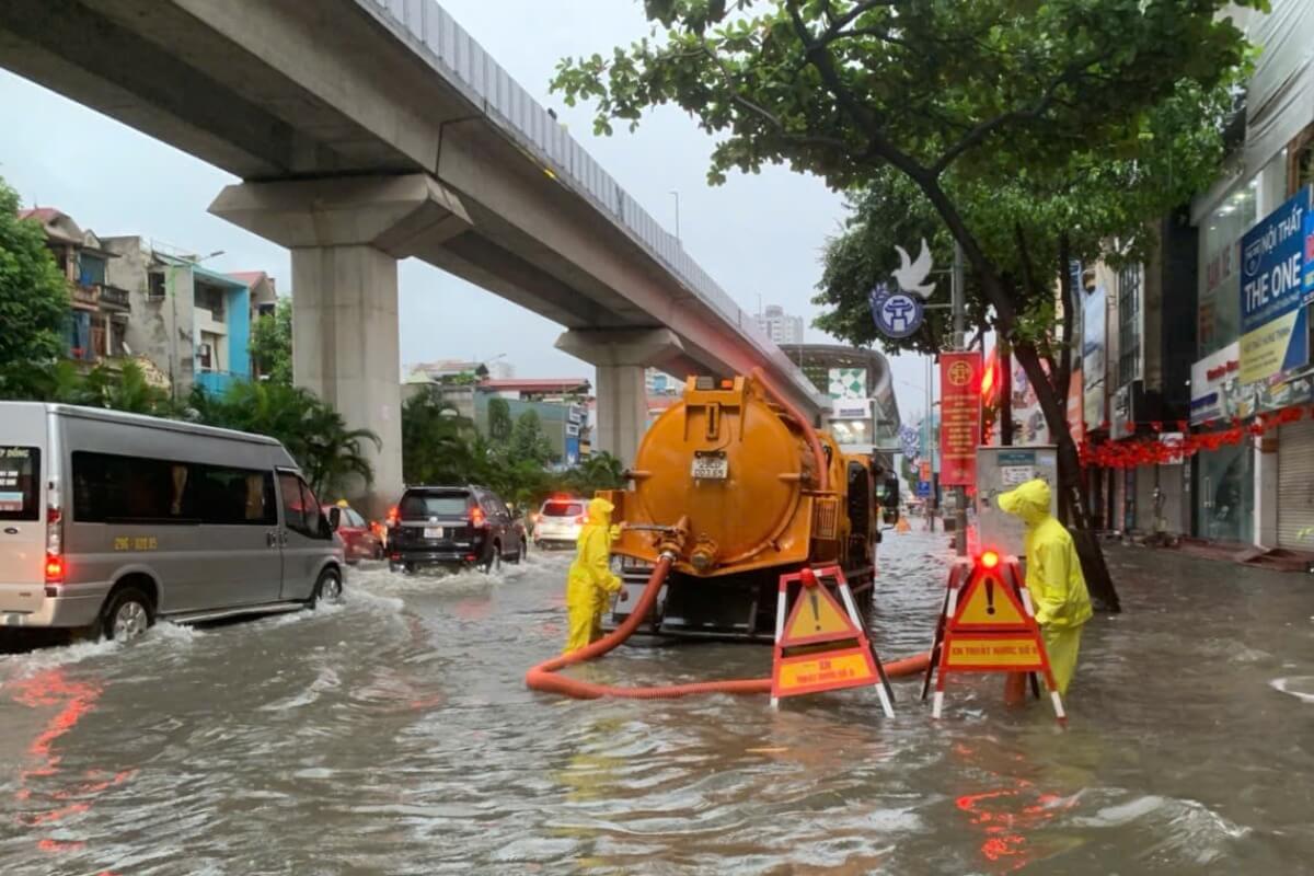 台風カジキでハノイに豪雨被害、深刻な冠水と交通混乱が発生