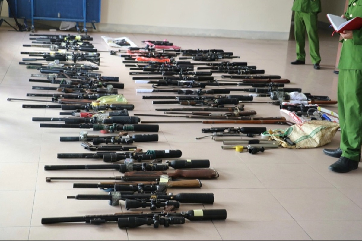 軍用銃密売組織を大規模摘発、過去に数千丁の銃器が流通