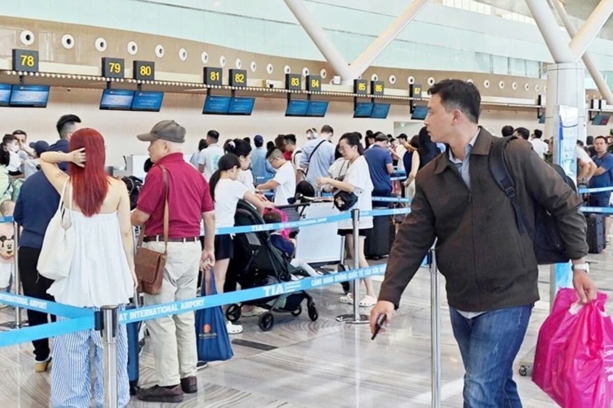 テト前の増便も大した効果なし、航空券高騰と輸送逼迫