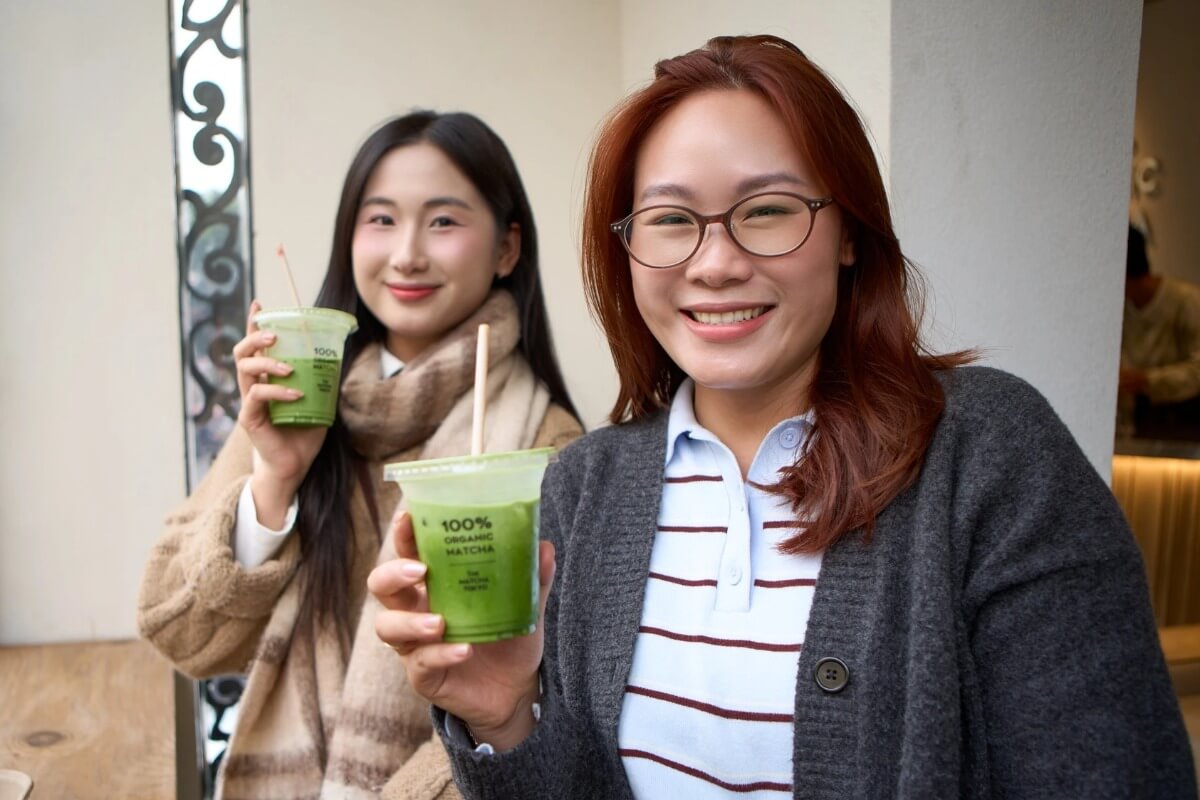 旧市街の高級抹茶専門店、1杯13万ドンでも行列