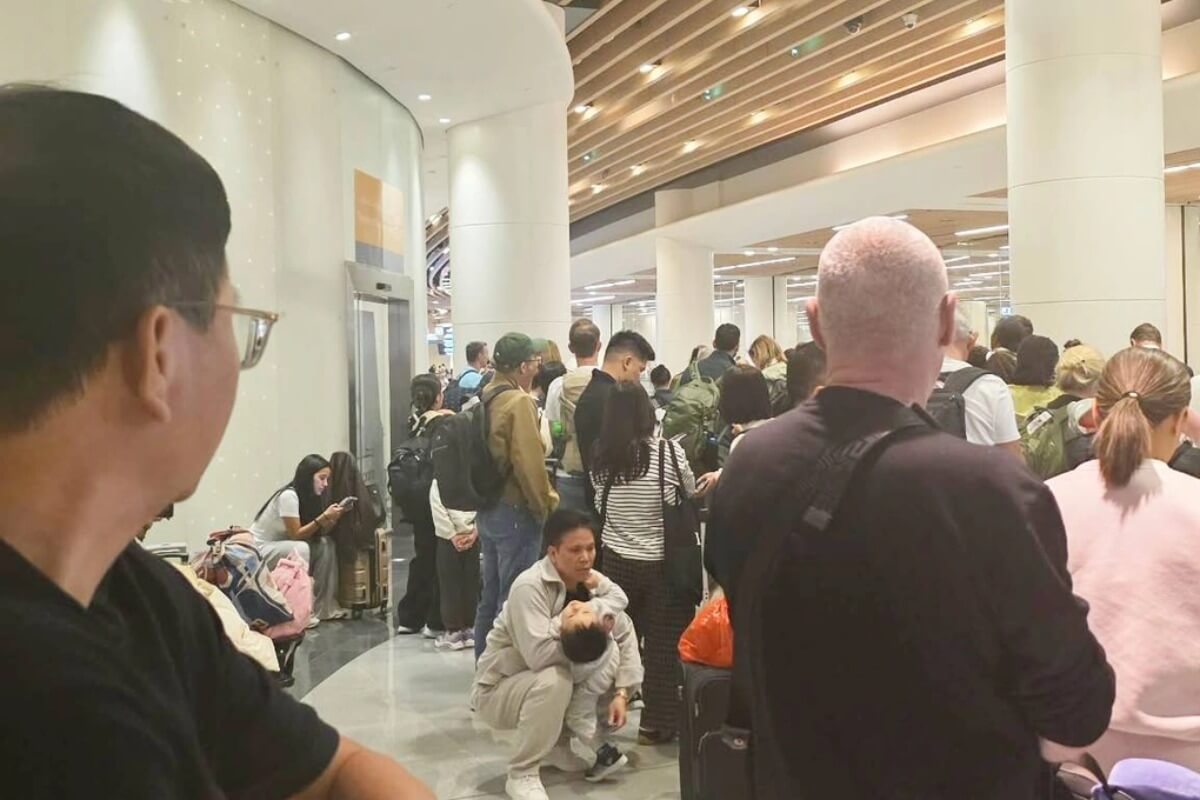 中東情勢による航空便混乱、ベトナム人乗客に不安広がる