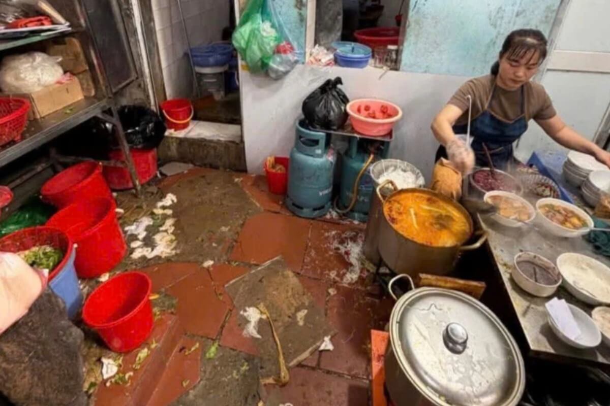 旧市街のブンリュウ屋が汚い、中国人観光客の指摘で営業停止に