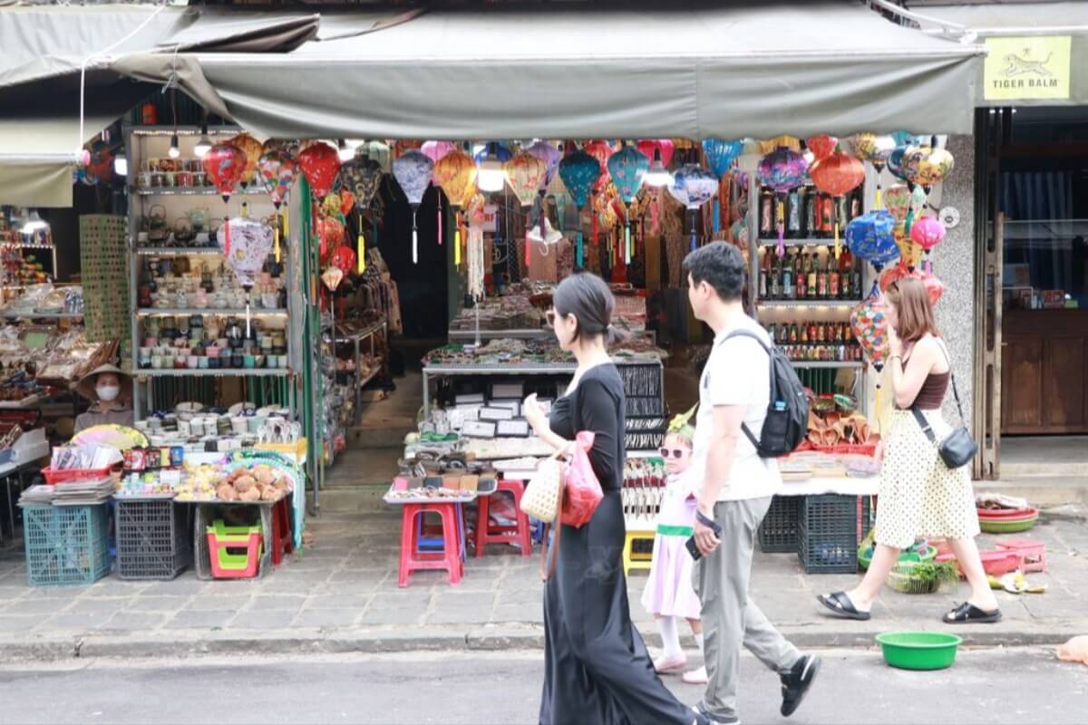 伝統市場の再活性化に進展、次々と若者が出店・新たな活気