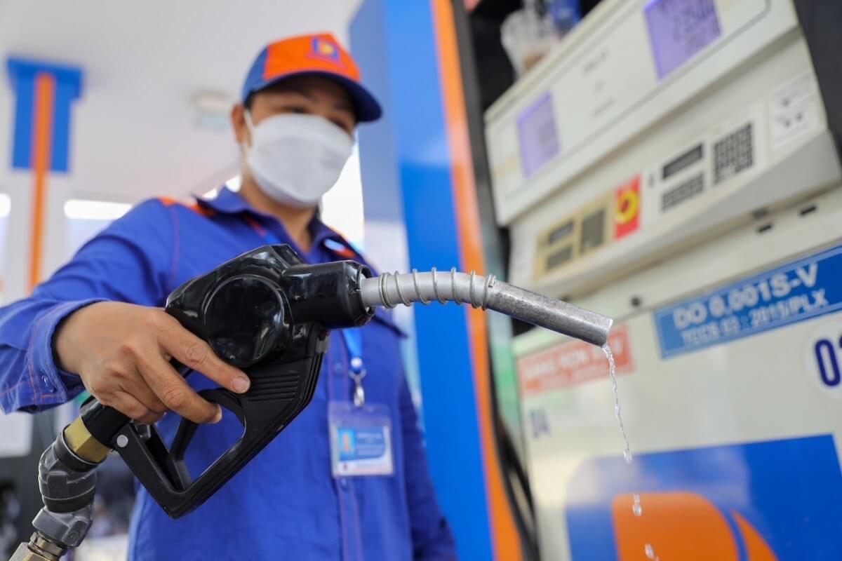 中東情勢の緊迫でガソリン供給に懸念、ベトナム各地で販売制限