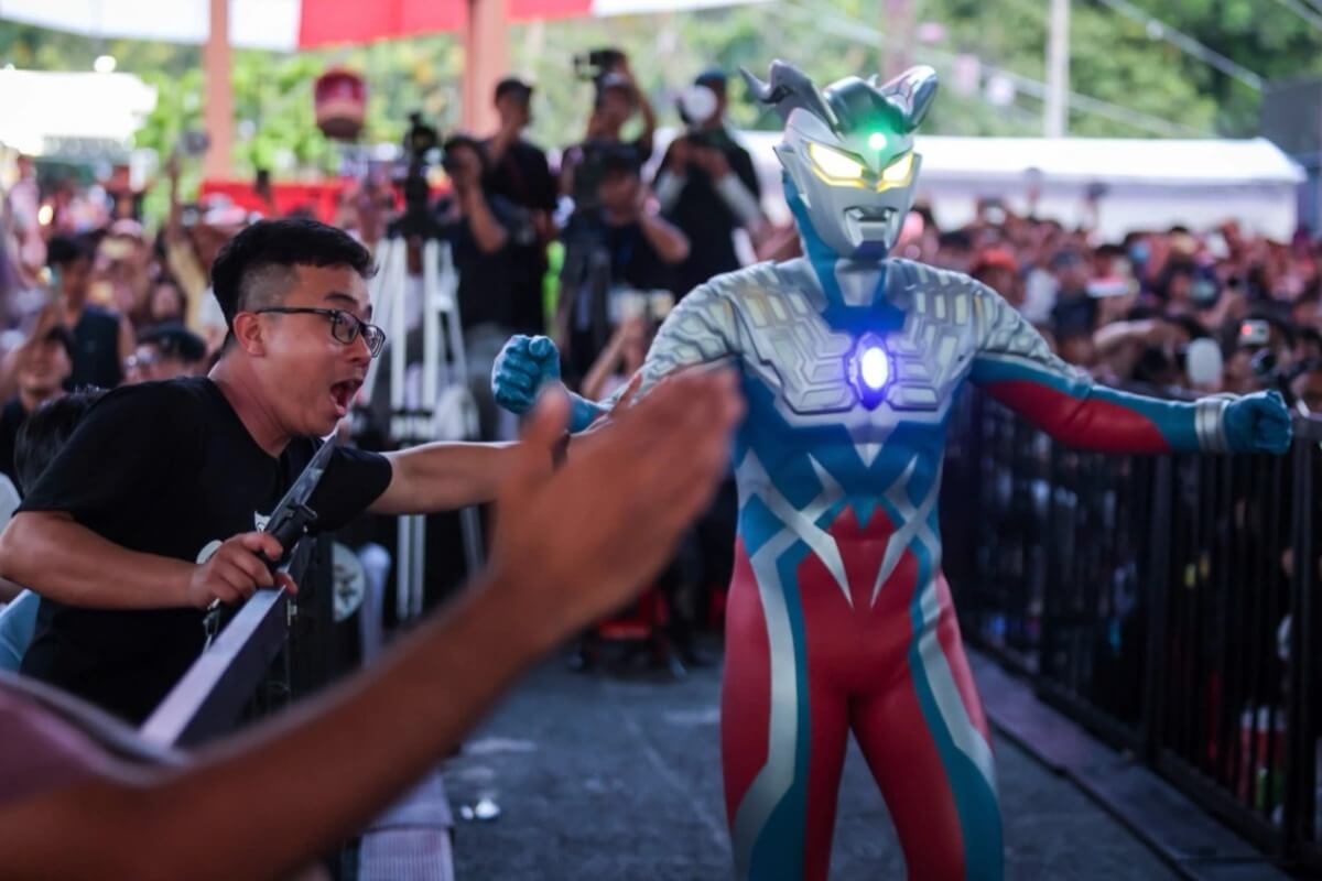 日越フェス・40万人来場で閉幕、ウルトラマンも大盛況