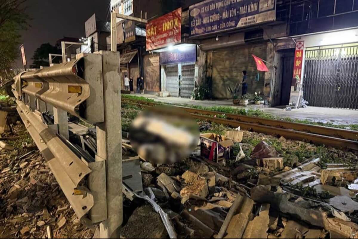 ハノイで列車衝突事故、オートバイの男性死亡