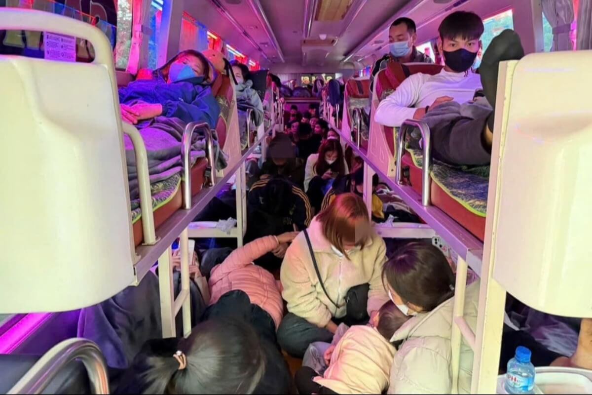 19人乗りに60人が乗車、バスに高額行政処分