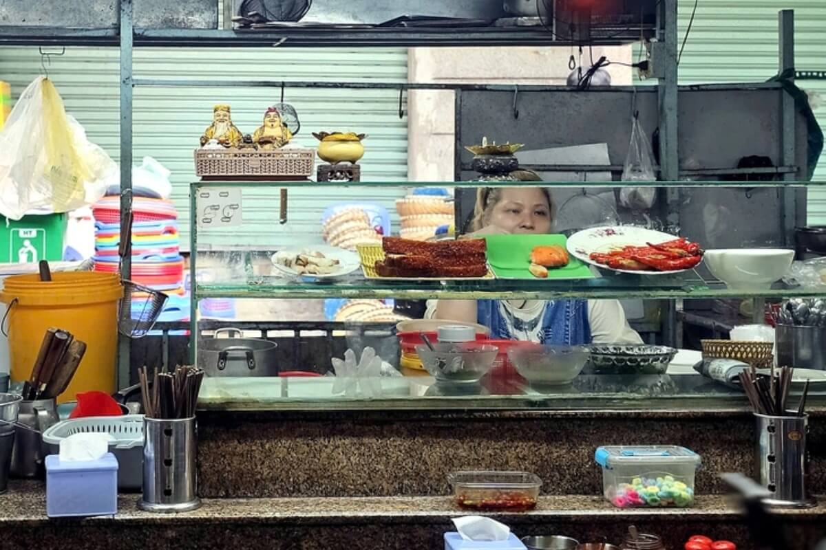 各地の飲食店で値上げ拡大、最大50%上昇も