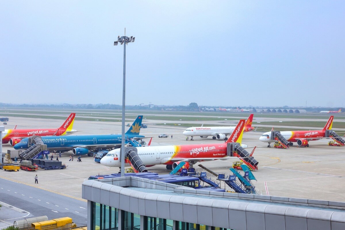 中東情勢による燃料価格高騰、ベトナム航空業界に運航縮小圧力