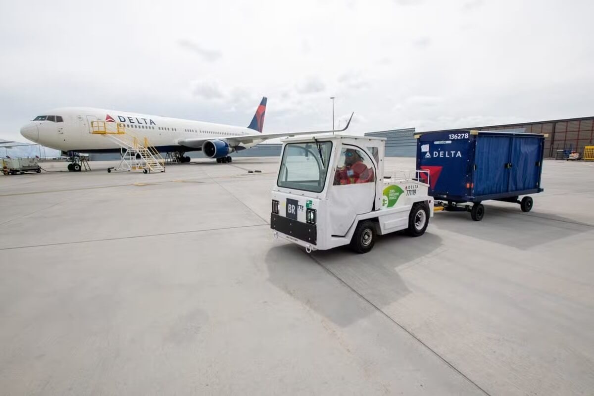燃料高の赤字でも増便する理由、航空各社の苦しい選択