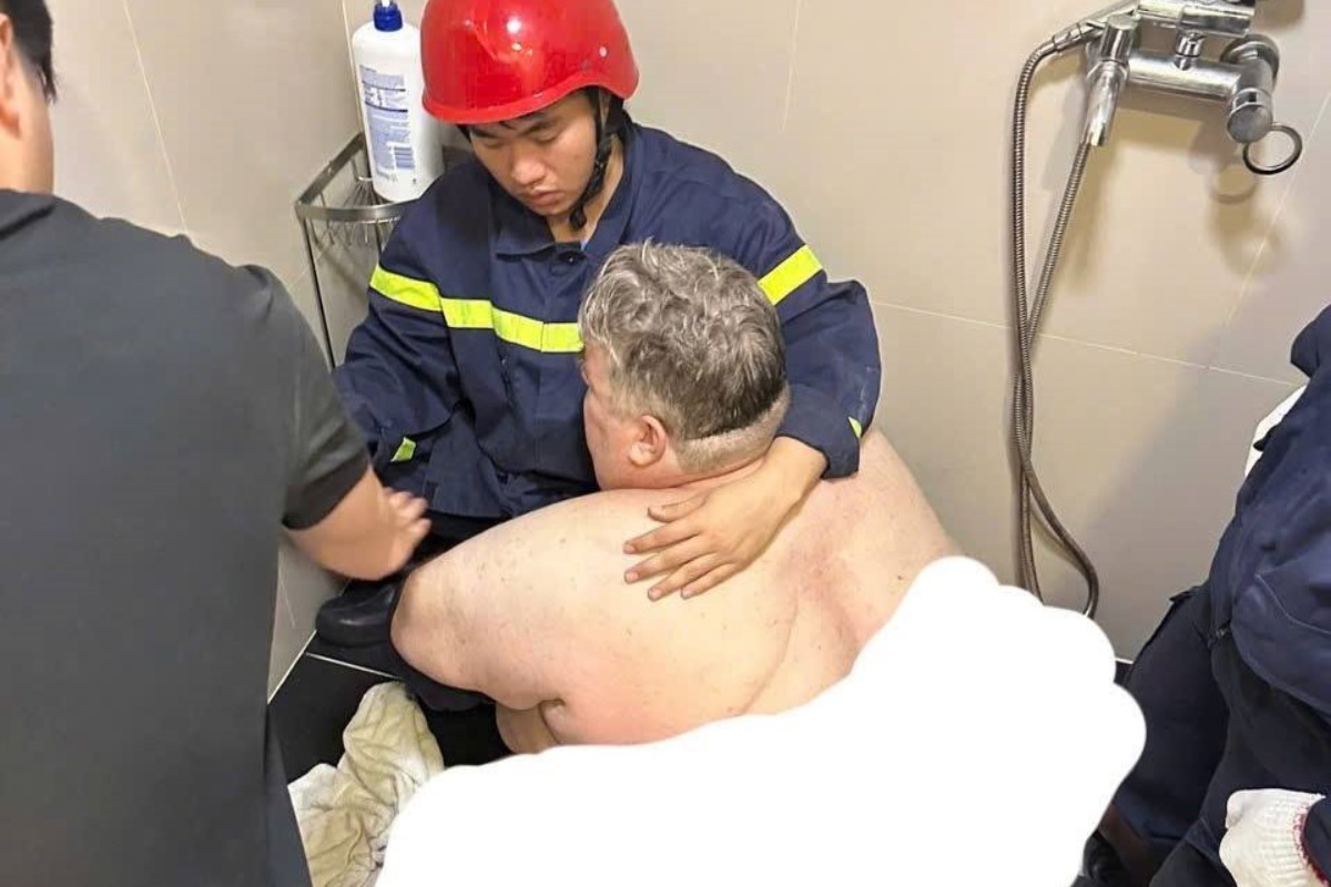 体重300キロ観光客がトイレで転倒、ダナンで3時間の救出劇