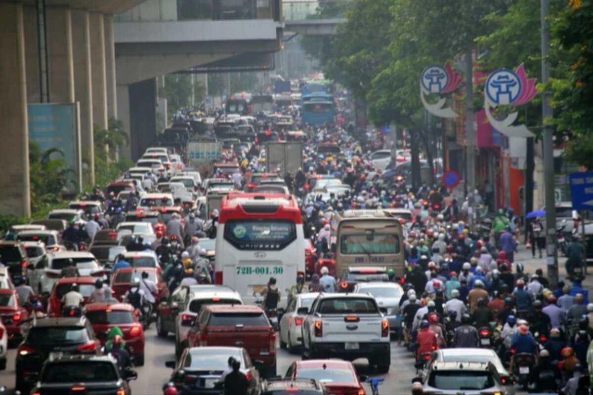 住宅増えすぎの代償、ホーチミンで渋滞と生活崩壊