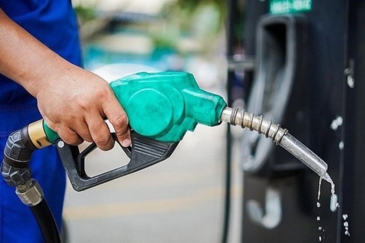 ガソリン税ゼロ継続へ、9月末まで優遇延長で家計と市場はどう動く