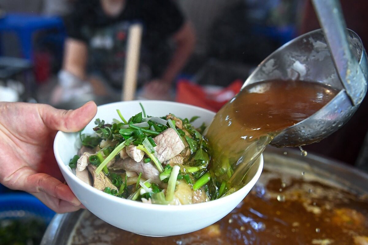 ガソリン安でも外食は値下げなし、なぜ昼食代は下がらない