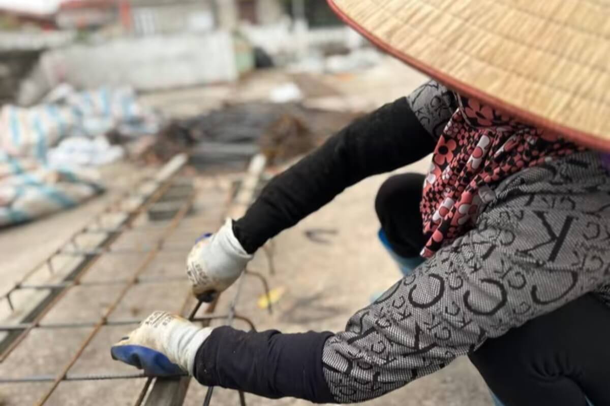 靴がぬれない歩道へ、建設廃材から新素材コンクリート誕生