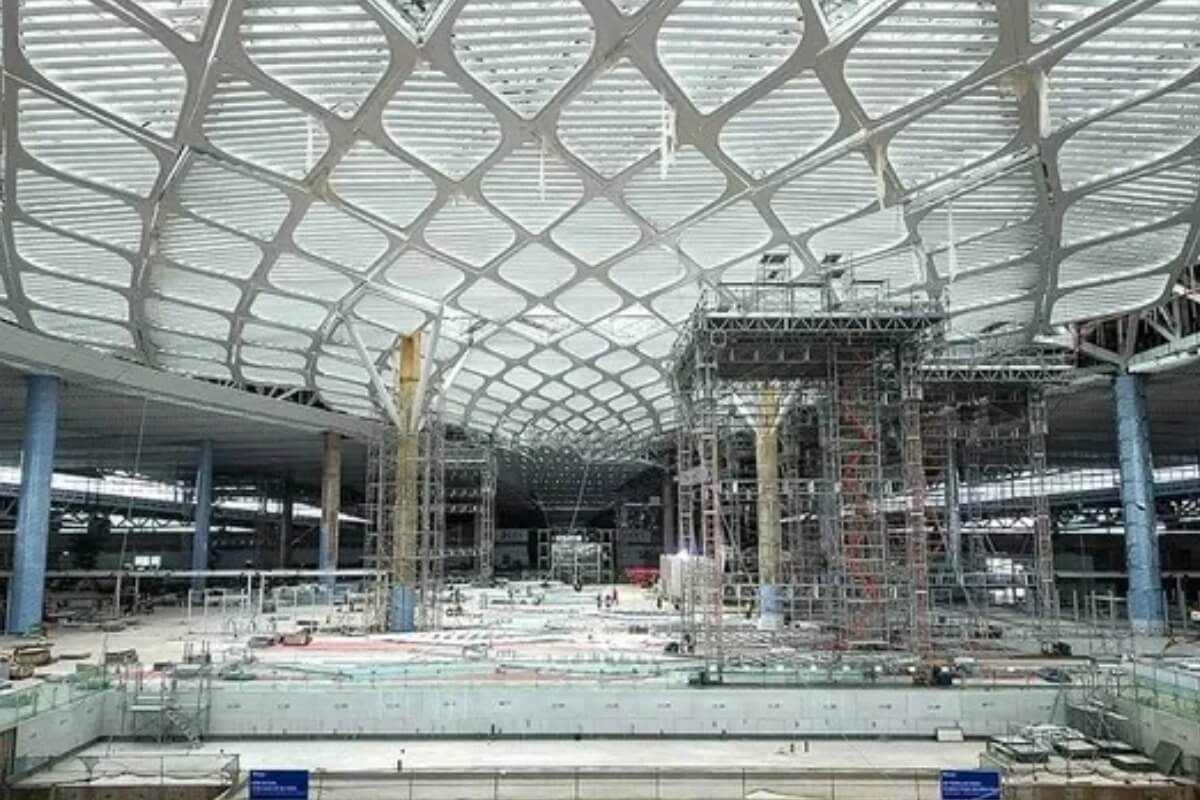 ロンタイン空港開業まで100日超、国際線の移管方針が二転三転で議論続く