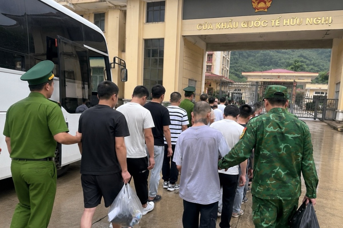 ベトナムで法令違反の中国人76人を送還、当局が外国人取り締まりを加速
