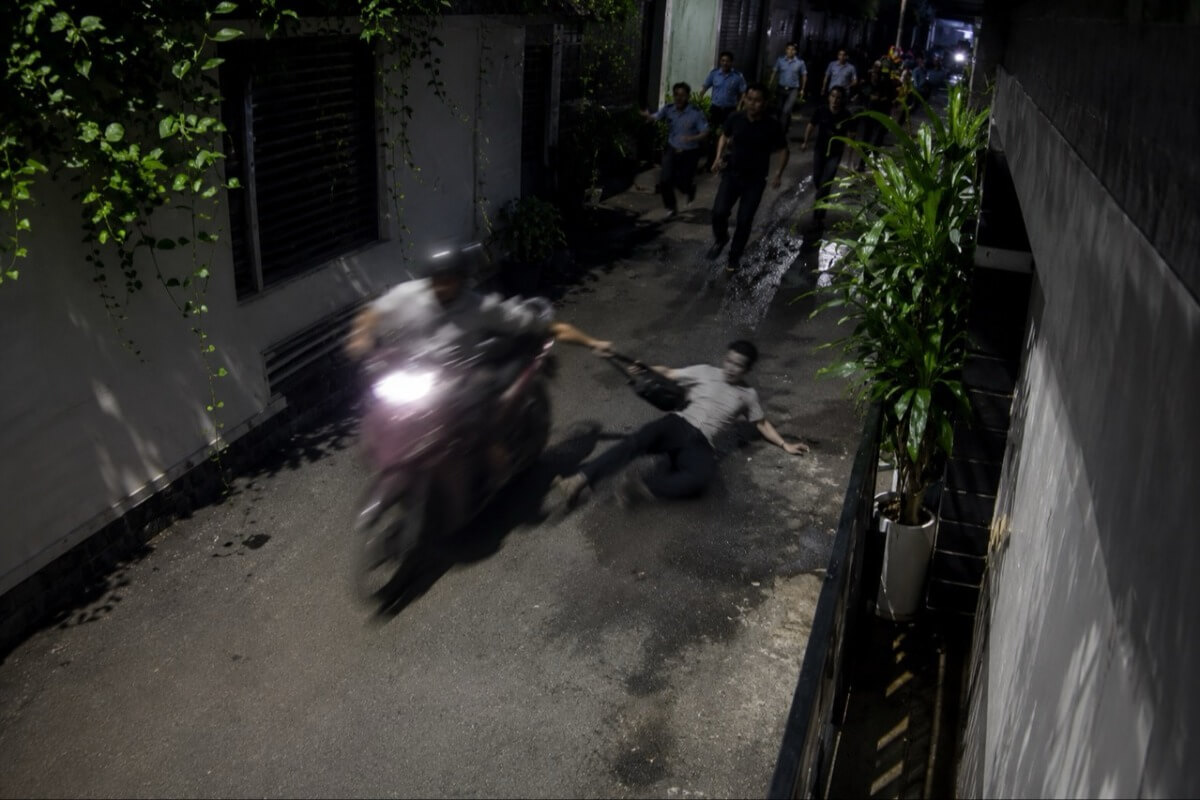 バッグを奪い被害者を数十m引きずる、ホーチミン市でひったくり容疑者を逮捕