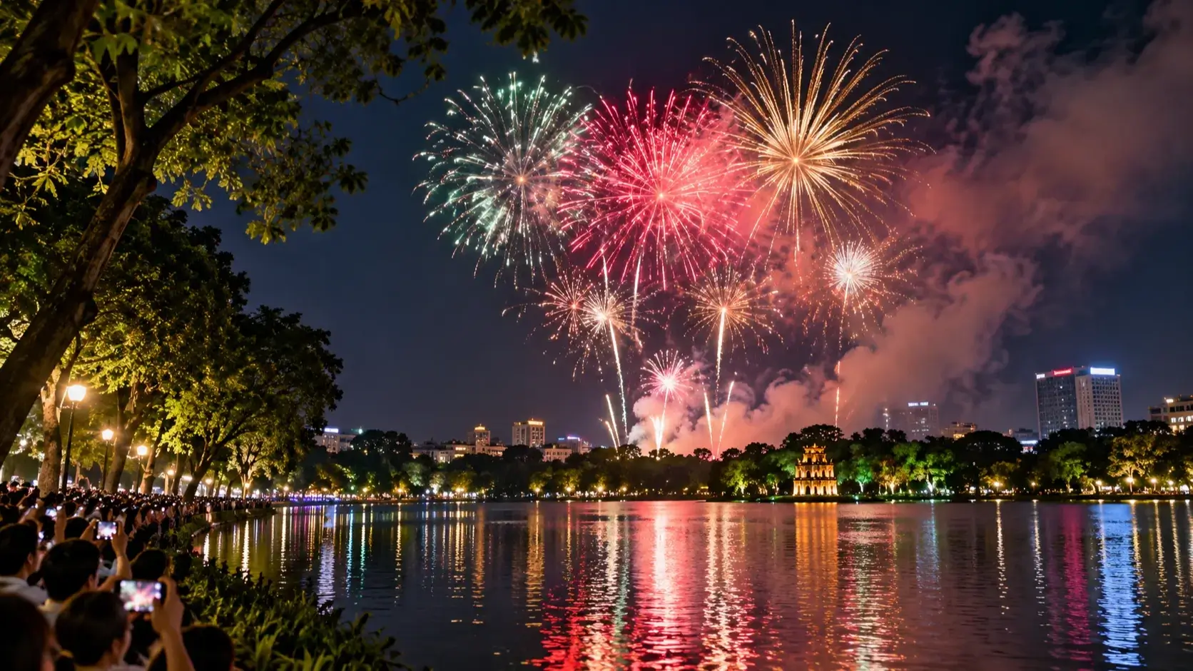 ハノイ市、首都解放72周年で花火　ホアンキエム湖と西湖で15分間