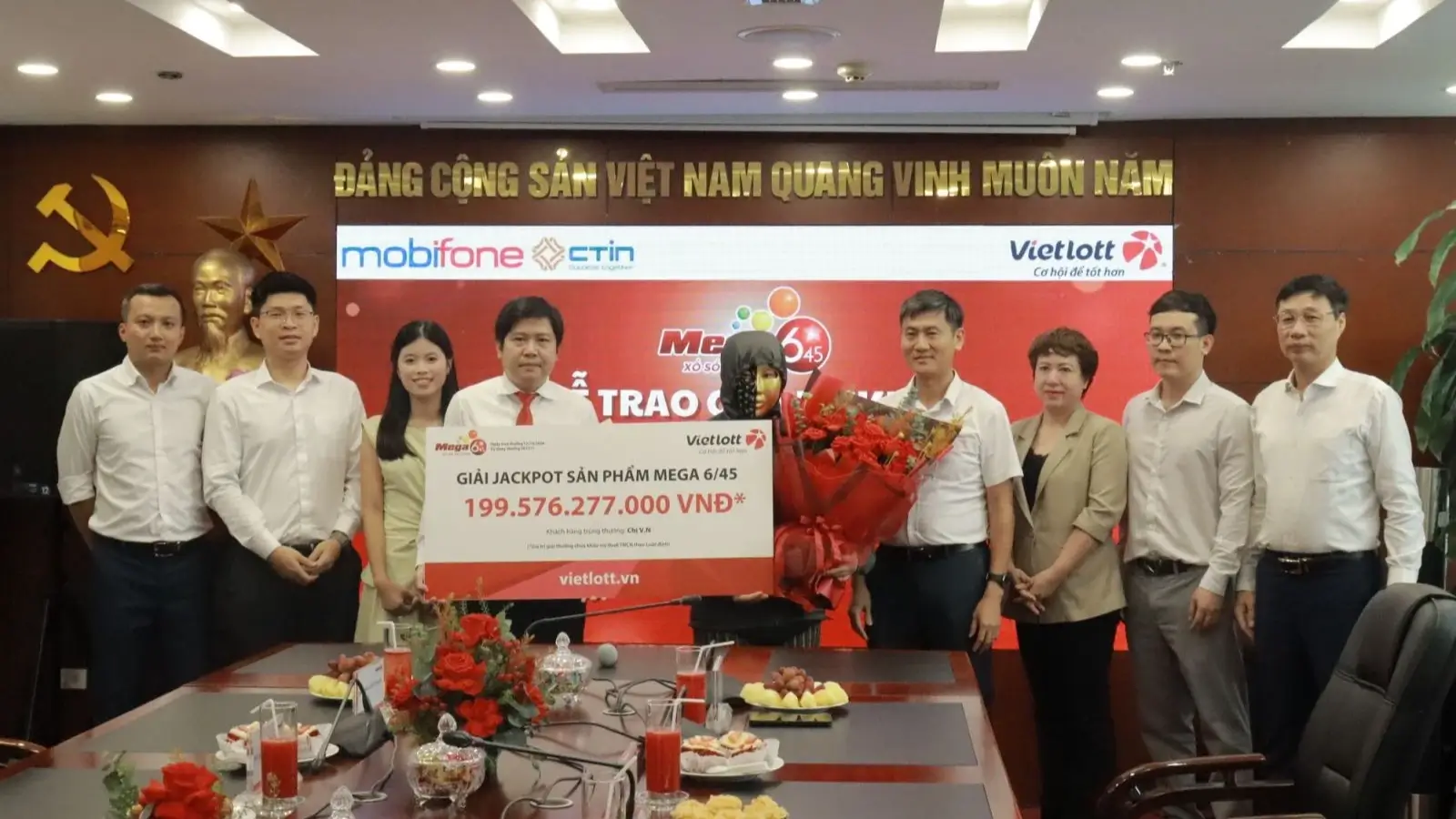 Vietlottで女性が約12億円当選、女性最高額を記録し3100万円を寄付