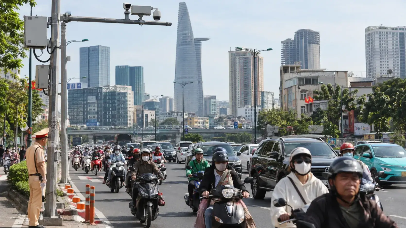 ホーチミン市、2028年から中心部で排ガス規制へ、基準未達車は通行制限も