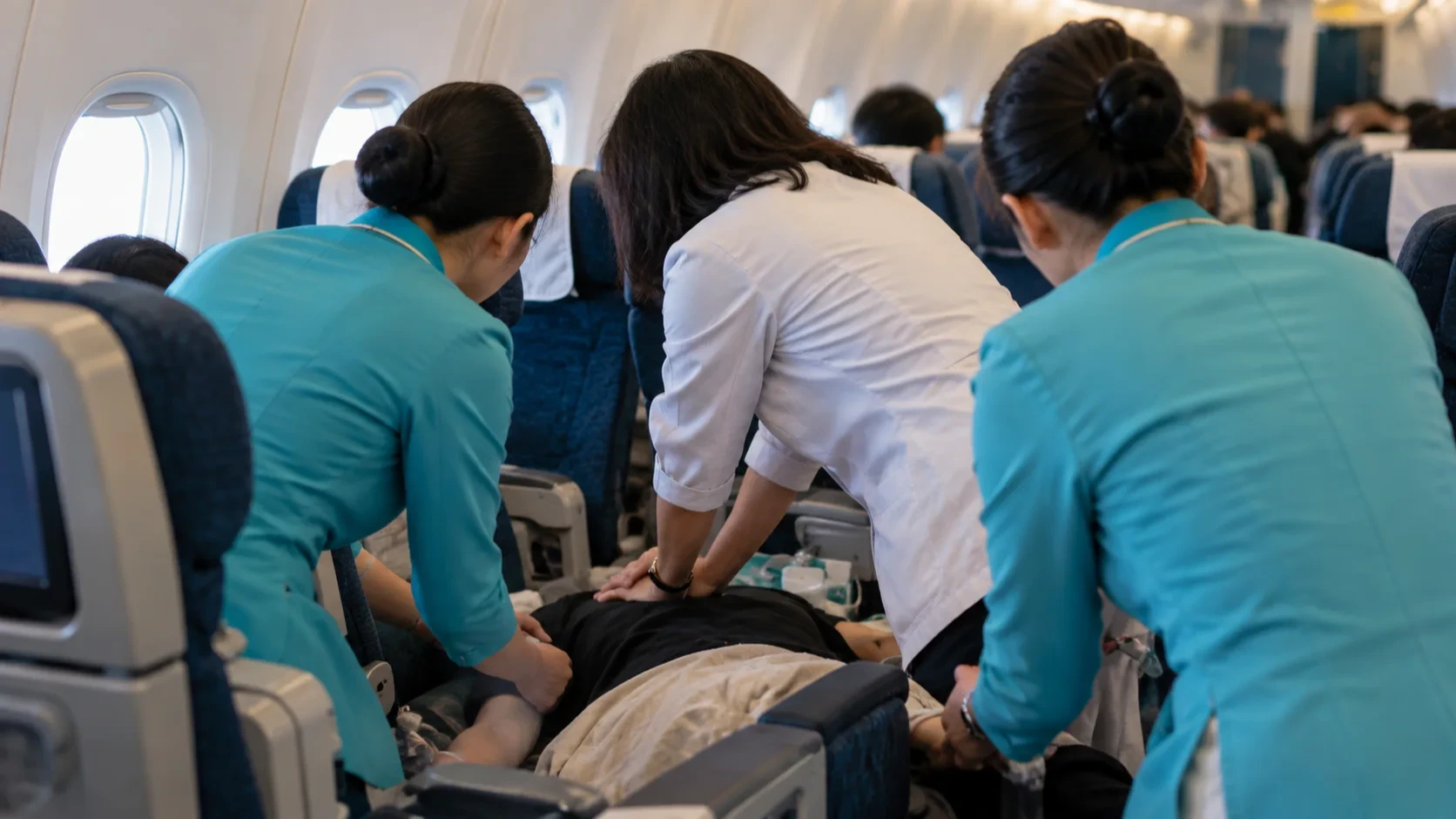 ベトナム航空機内で豪州人女性が意識不明、同乗の女性医師が救命処置