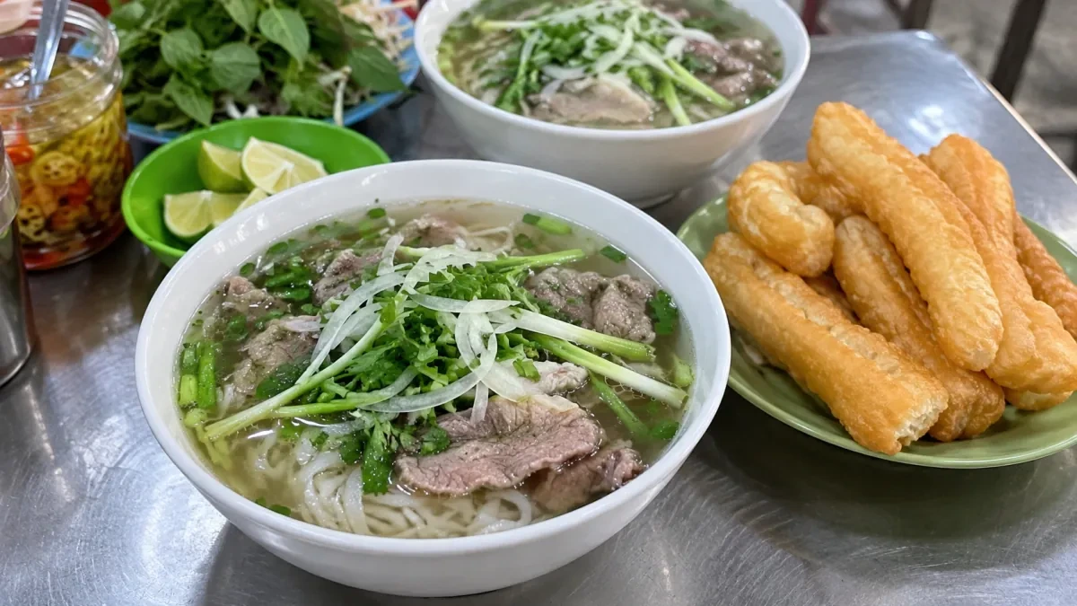 フォーの食べ方に潜む2つの落とし穴、スープの飲み干しと揚げパンに注意