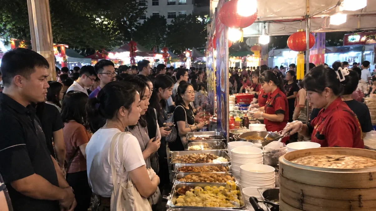 ホーチミン市チョロン地区で12月に食の祭典、約60ブースと料理体験も