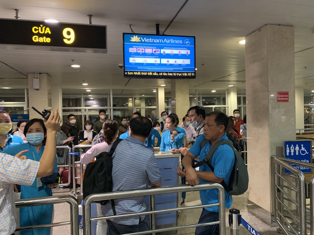 ベトジェット,着陸失敗,事故,タンソンニャット国際空港,混雑