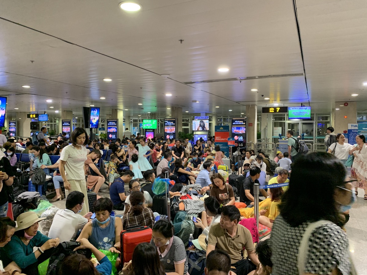 ベトジェット,着陸失敗,混雑,遅延,タンソンニャット国際空港