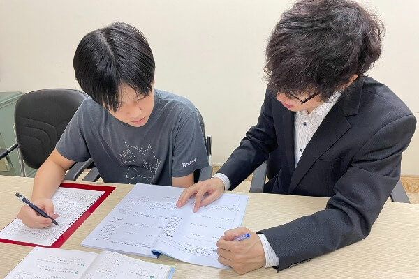 【ハノイ】高森塾の無料体験授業|帰国後も安心の日本式学習塾