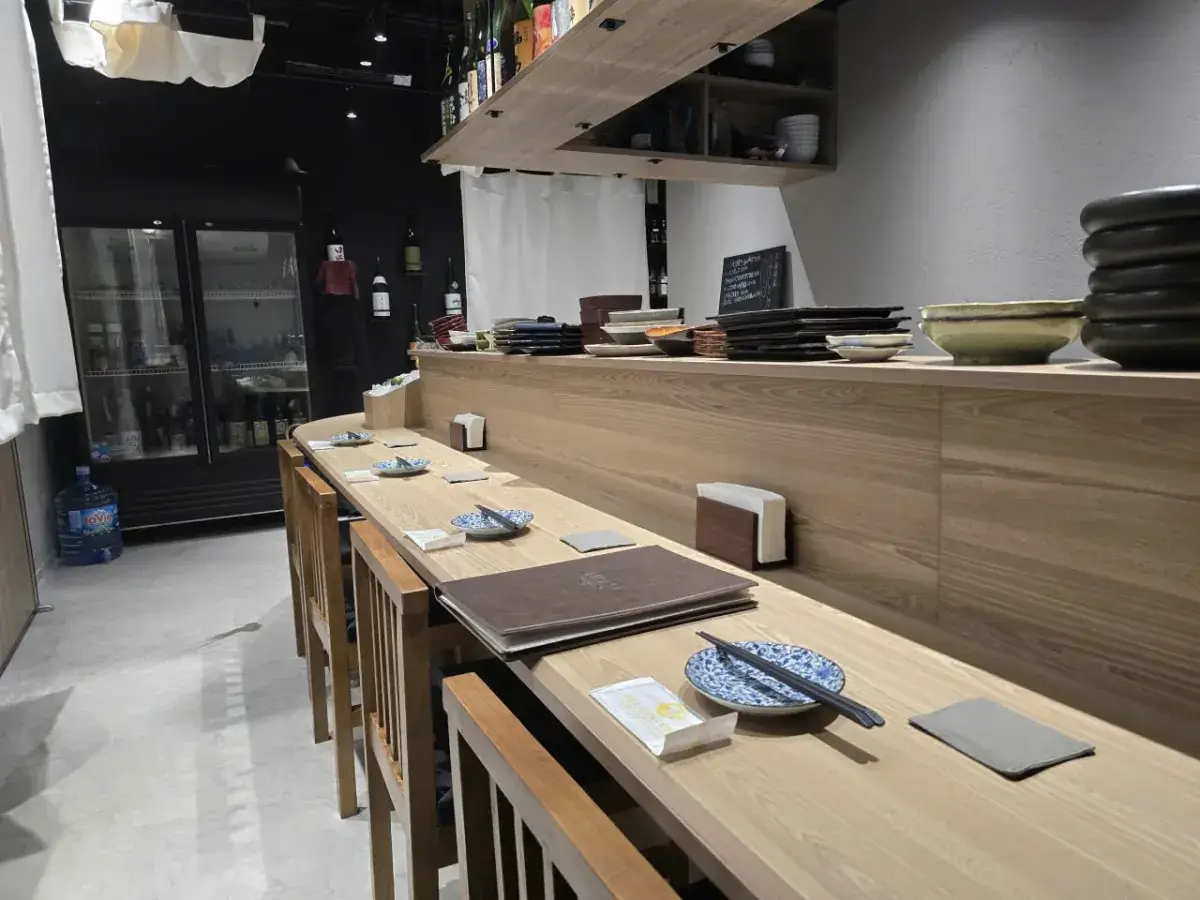 居酒屋EBISUのカウンター席